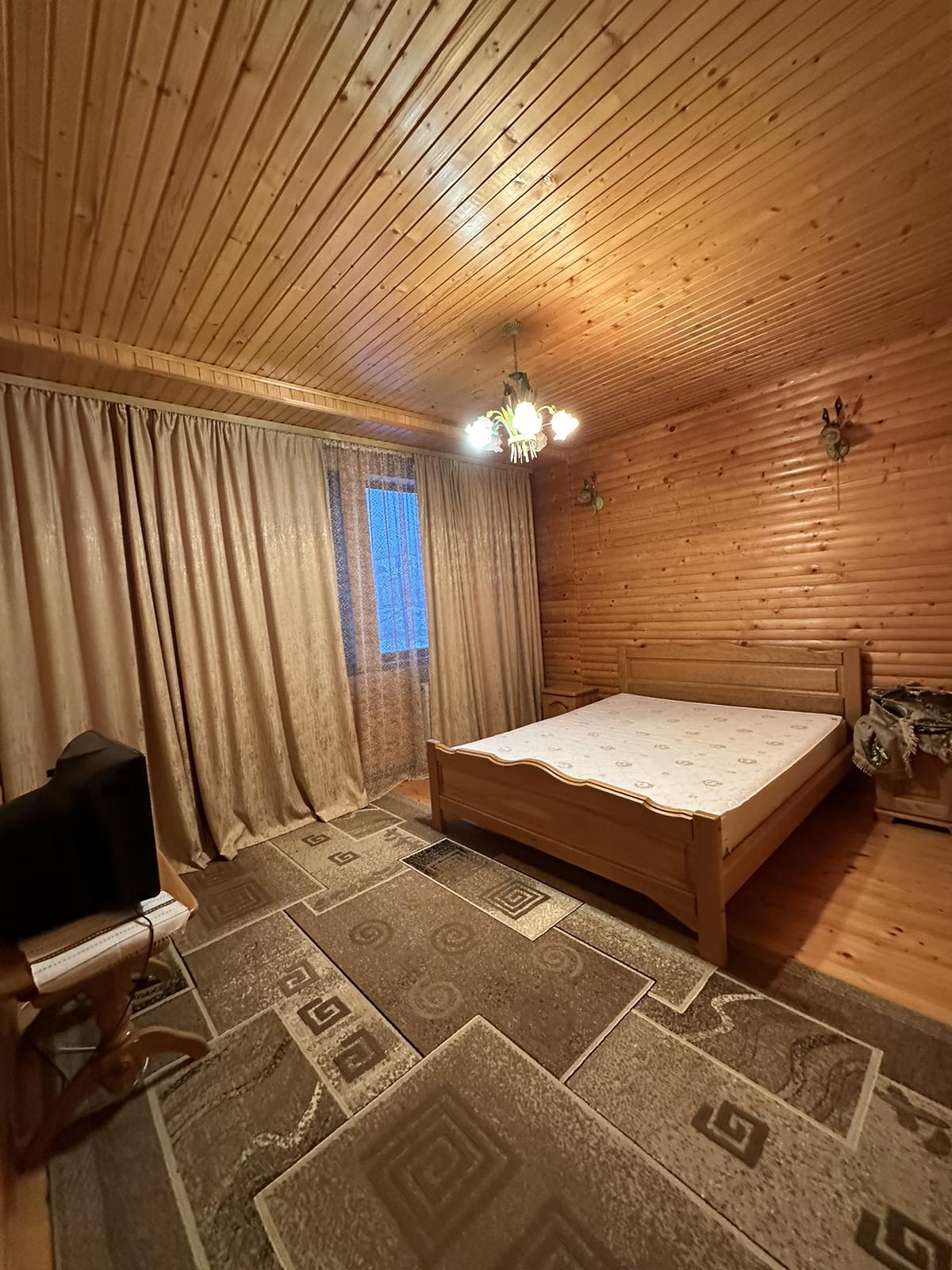Фото 12 — Продаж - Готелі - - Ціна $295,000 - 1976