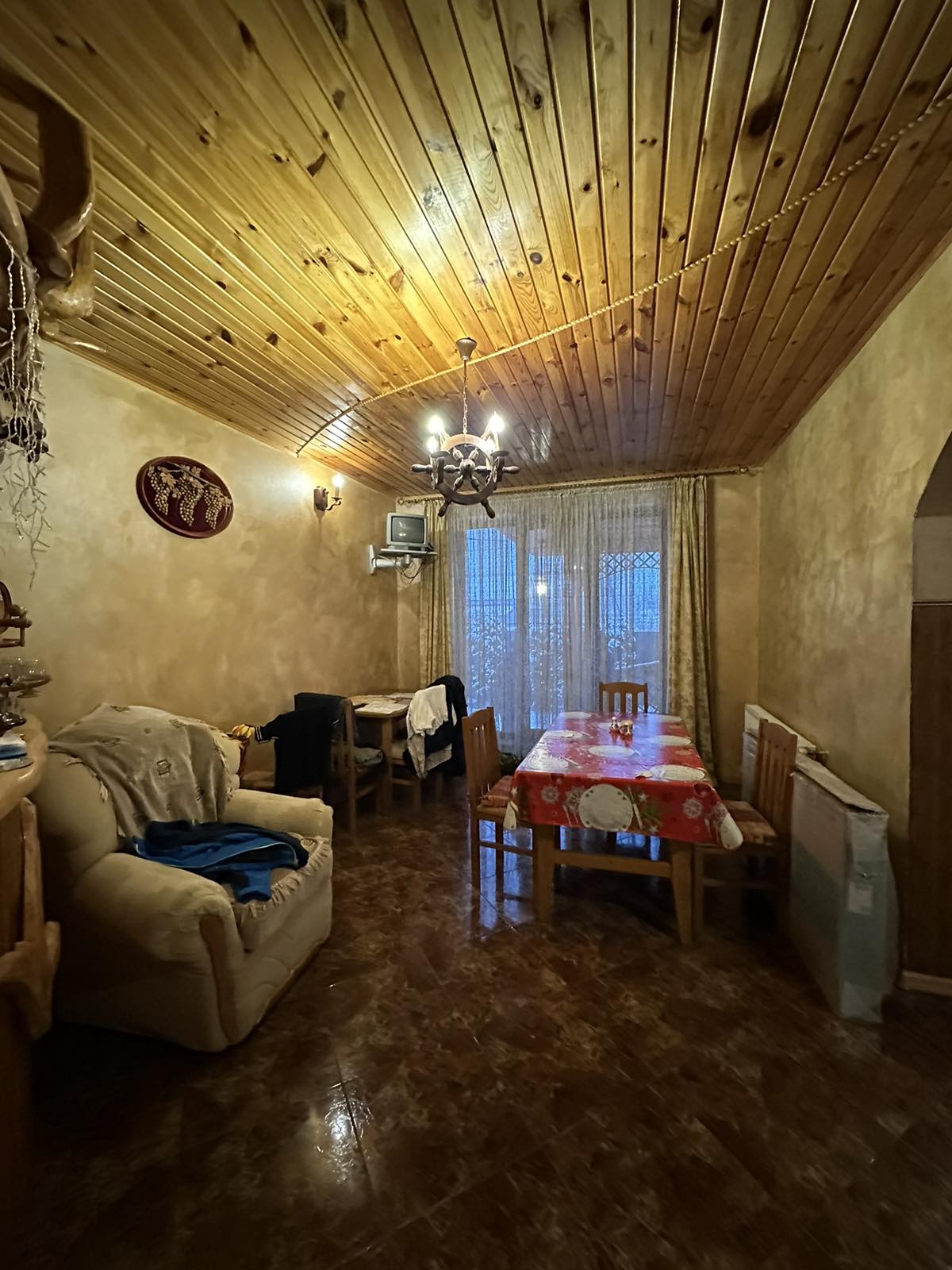 Фото 21 — Продаж - Готелі - - Ціна $295,000 - 1976