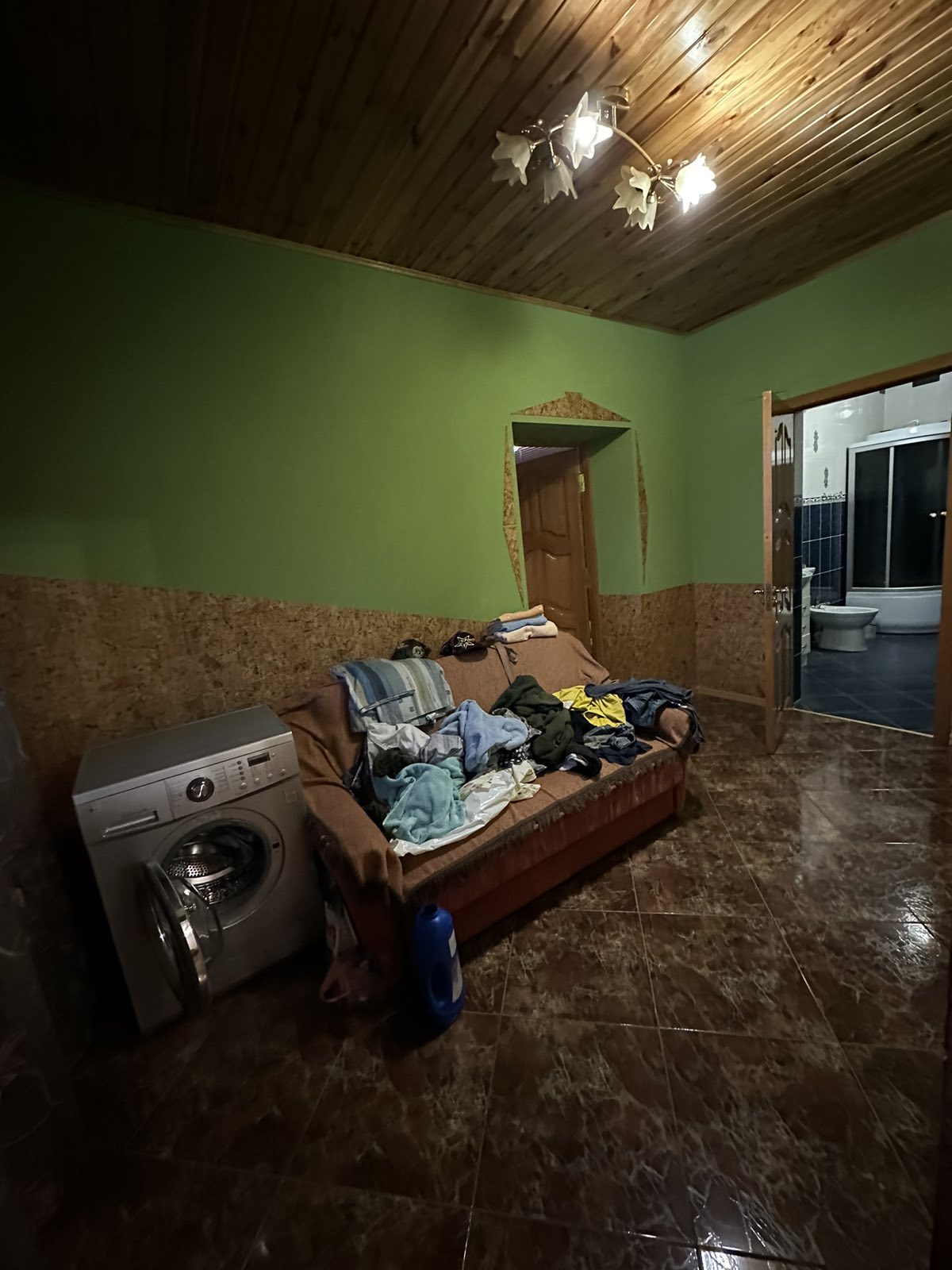Фото 27 — Продаж - Готелі - - Ціна $295,000 - 1976