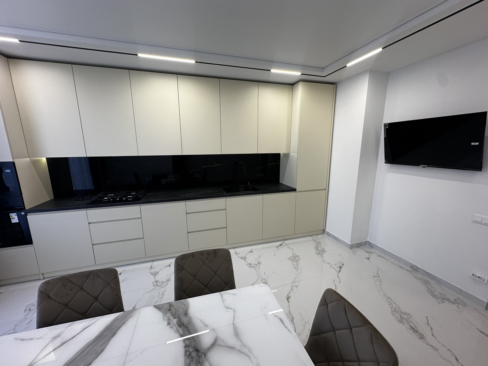 Фото 2 — Продаж - Квартира - 2 Кімнати - Ціна $129,000 - 2193