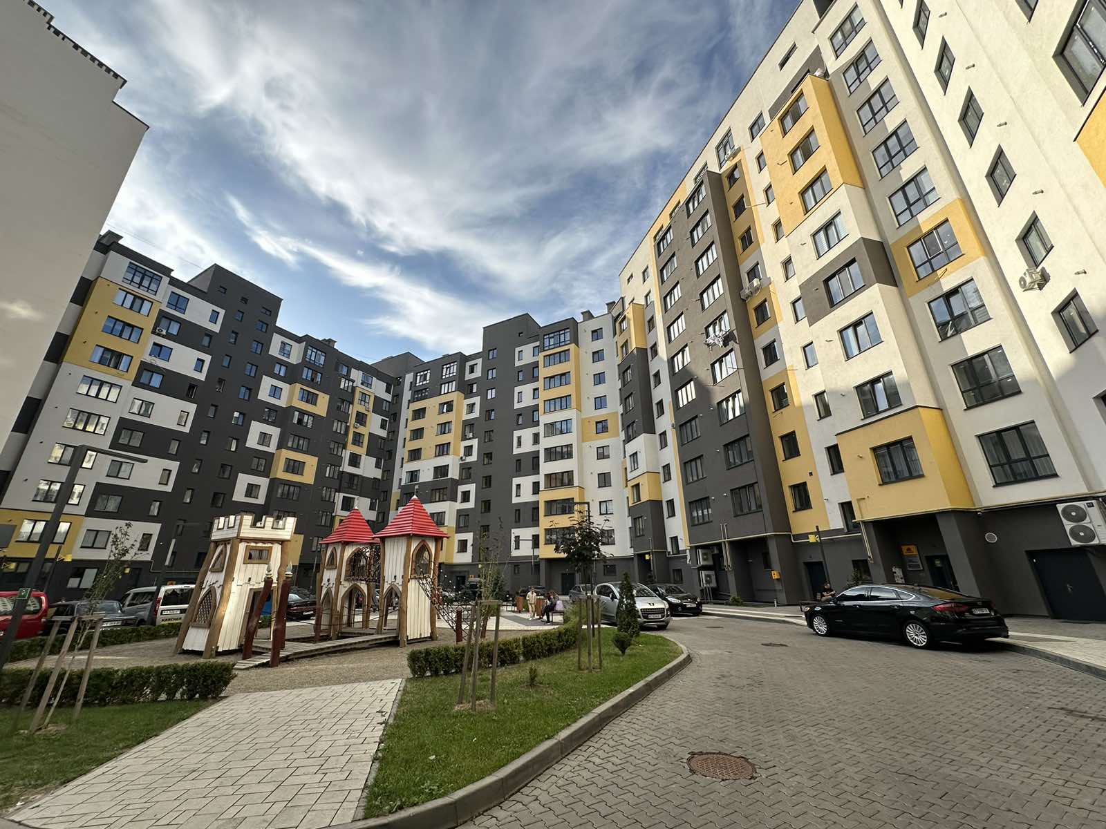 Фото 1 — Продаж - Квартира - 2 Кімнати - Ціна $77,500 - 2225