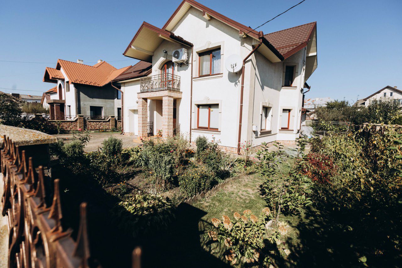 Фото 1 — Продаж - Будинок - - Ціна $425,000 - 2282