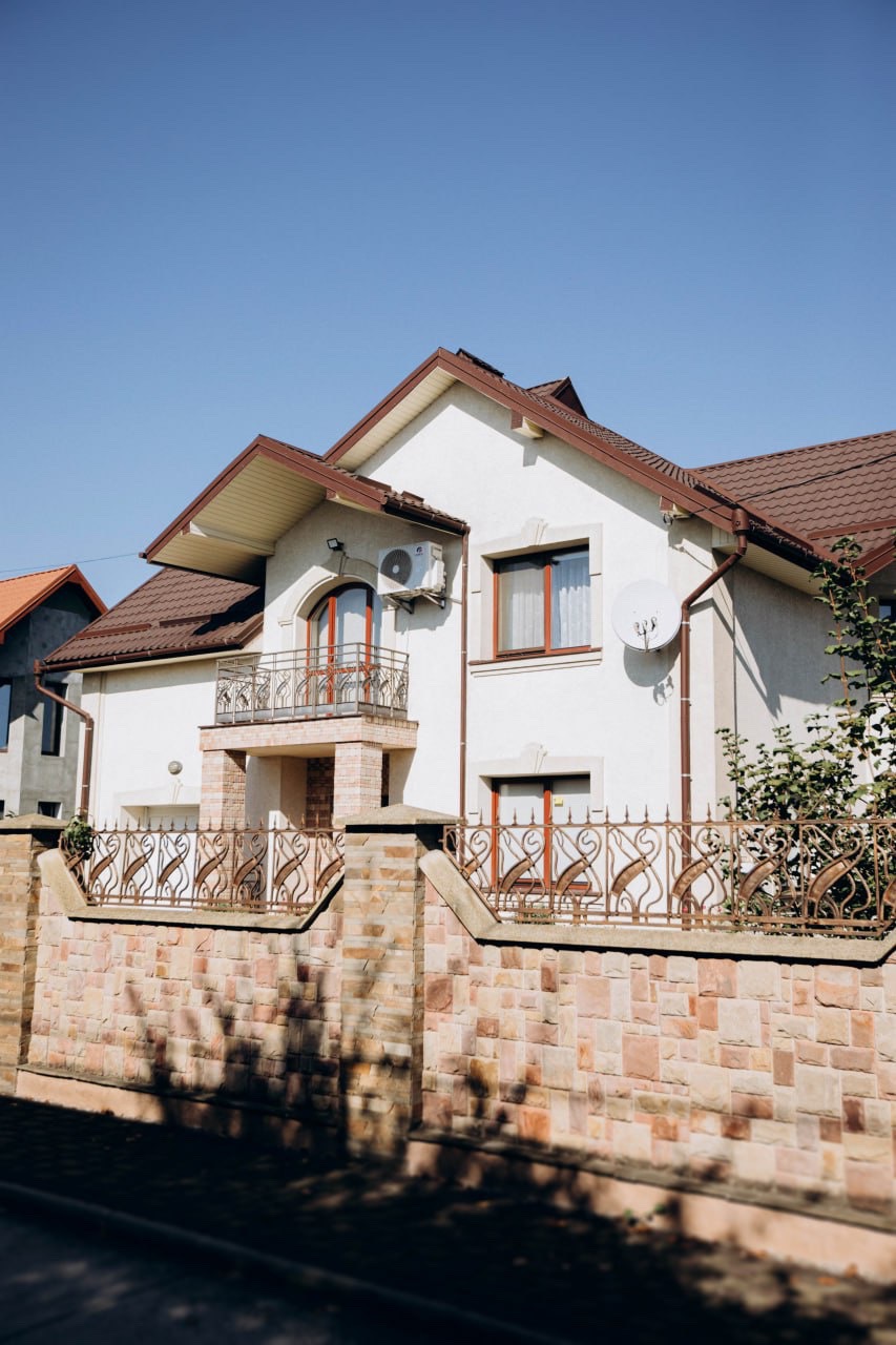 Фото 2 — Продаж - Будинок - - Ціна $425,000 - 2282