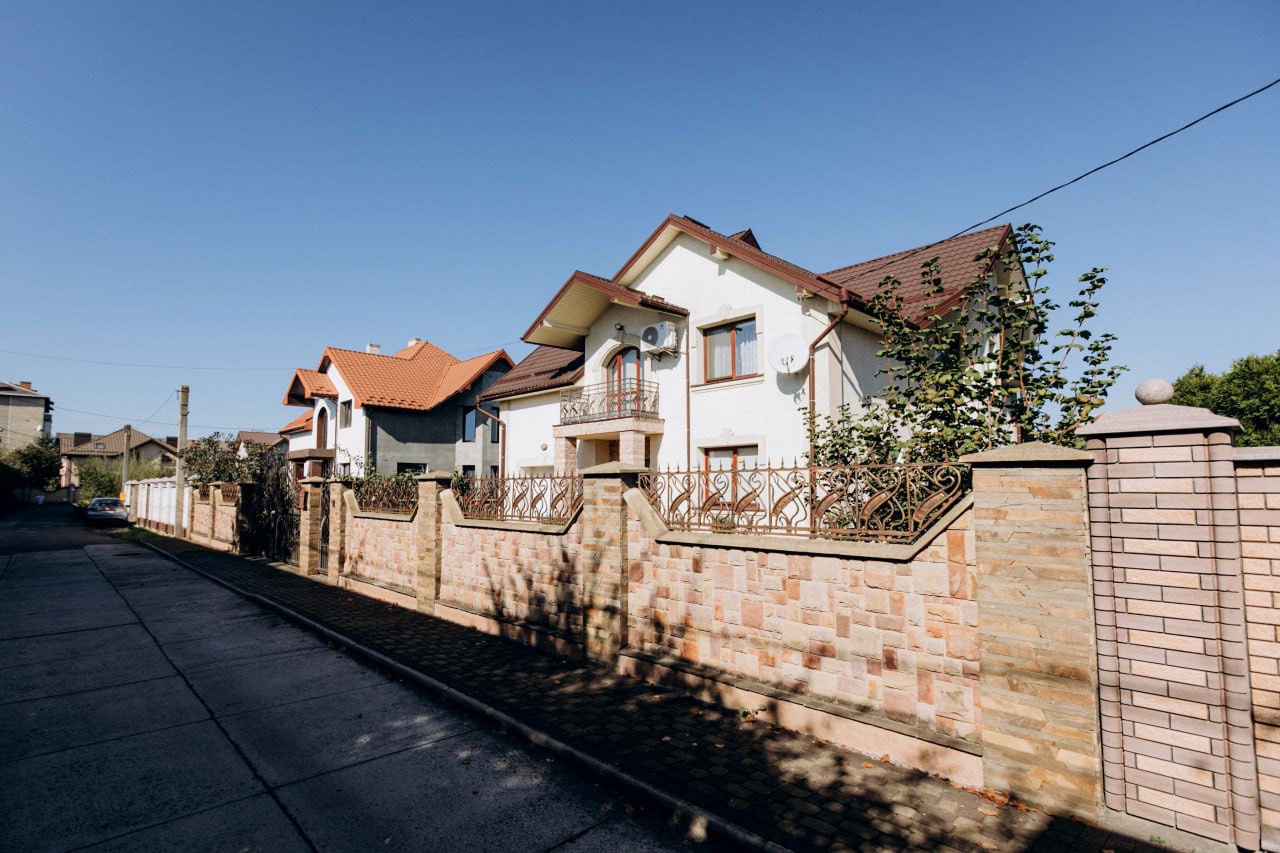 Фото 3 — Продаж - Будинок - - Ціна $425,000 - 2282
