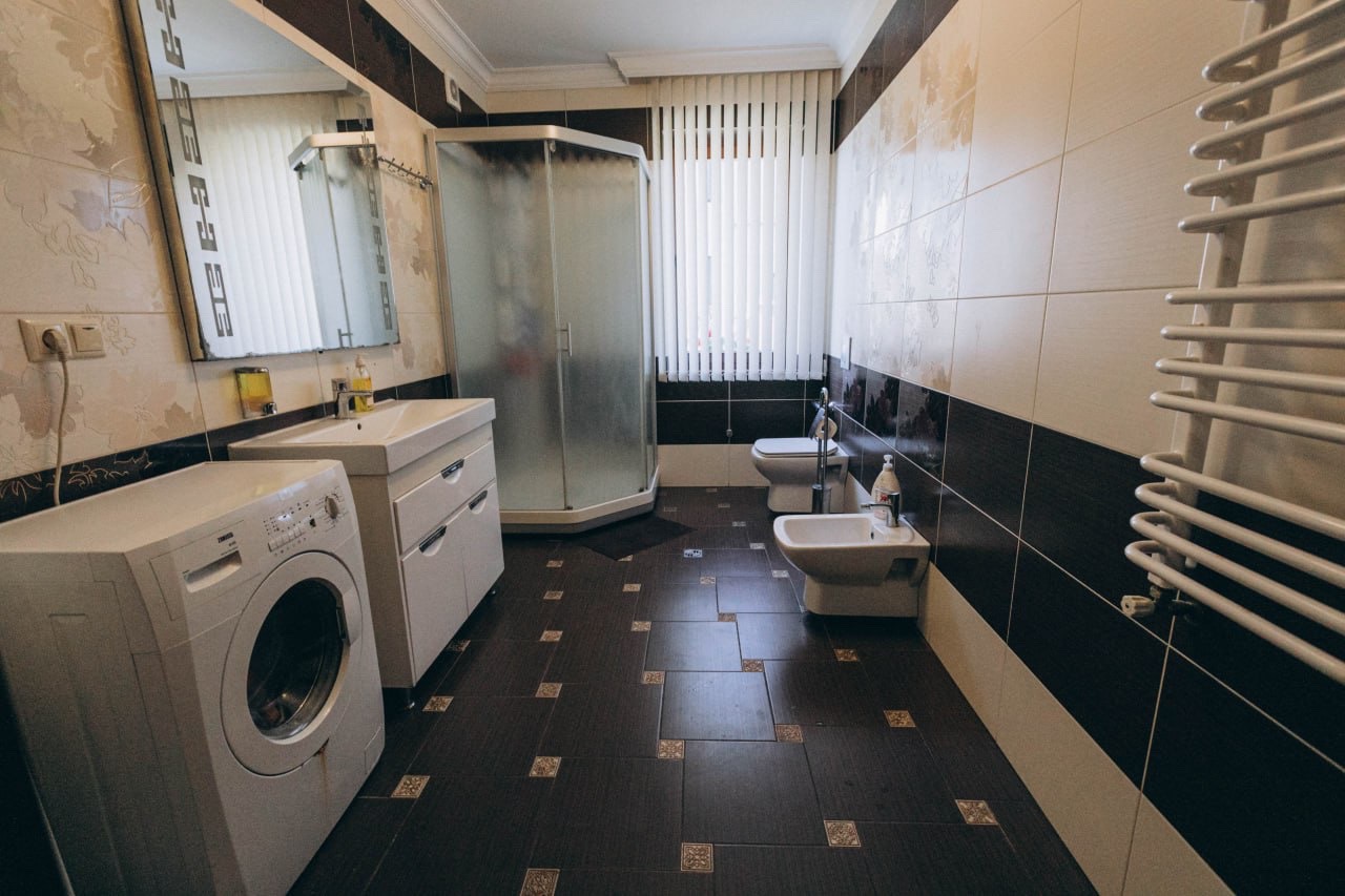 Фото 64 — Продаж - Будинок - - Ціна $425,000 - 2282