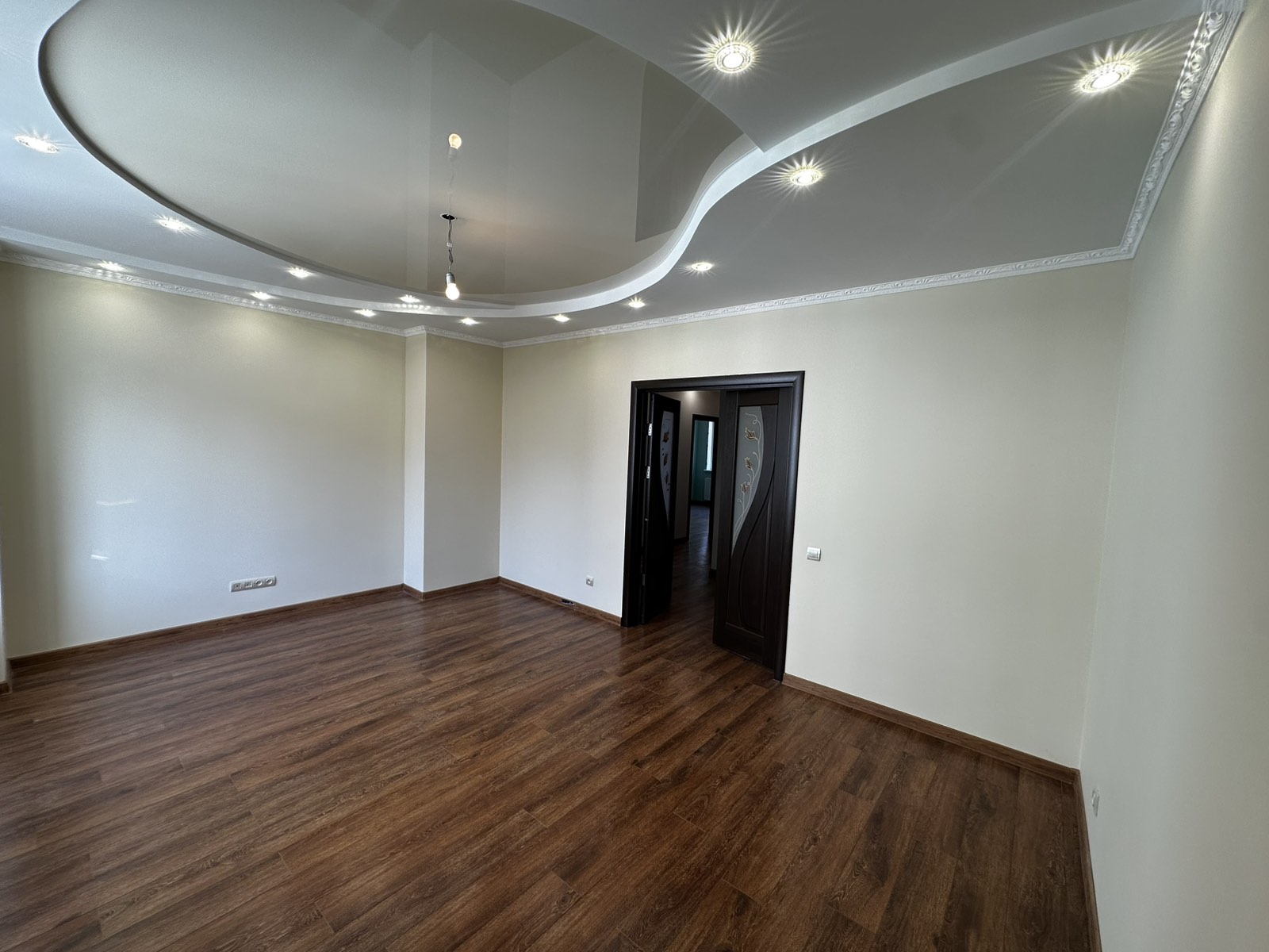 Фото 13 — Продаж - Квартира - 3 Кімнати - Ціна $132,500 - 2465