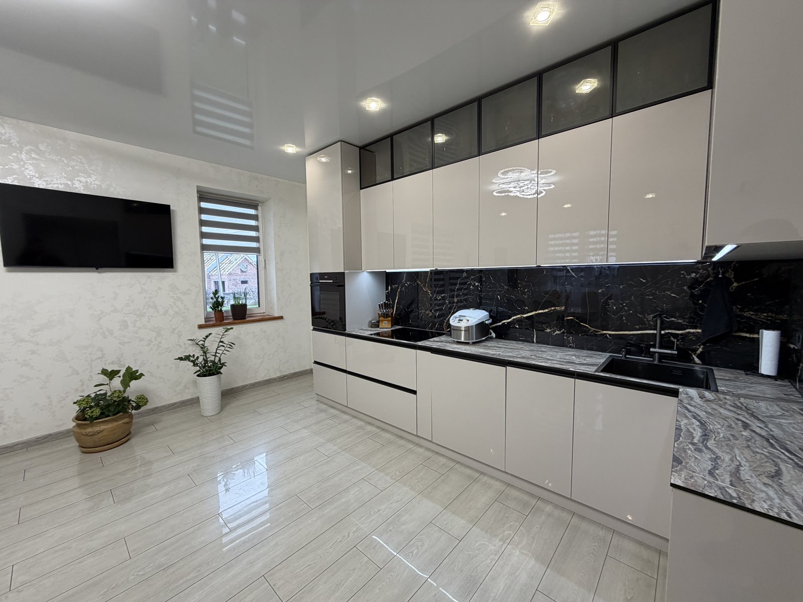 Фото 4 — Продаж - Будинок - - Ціна $380,000 - 2523