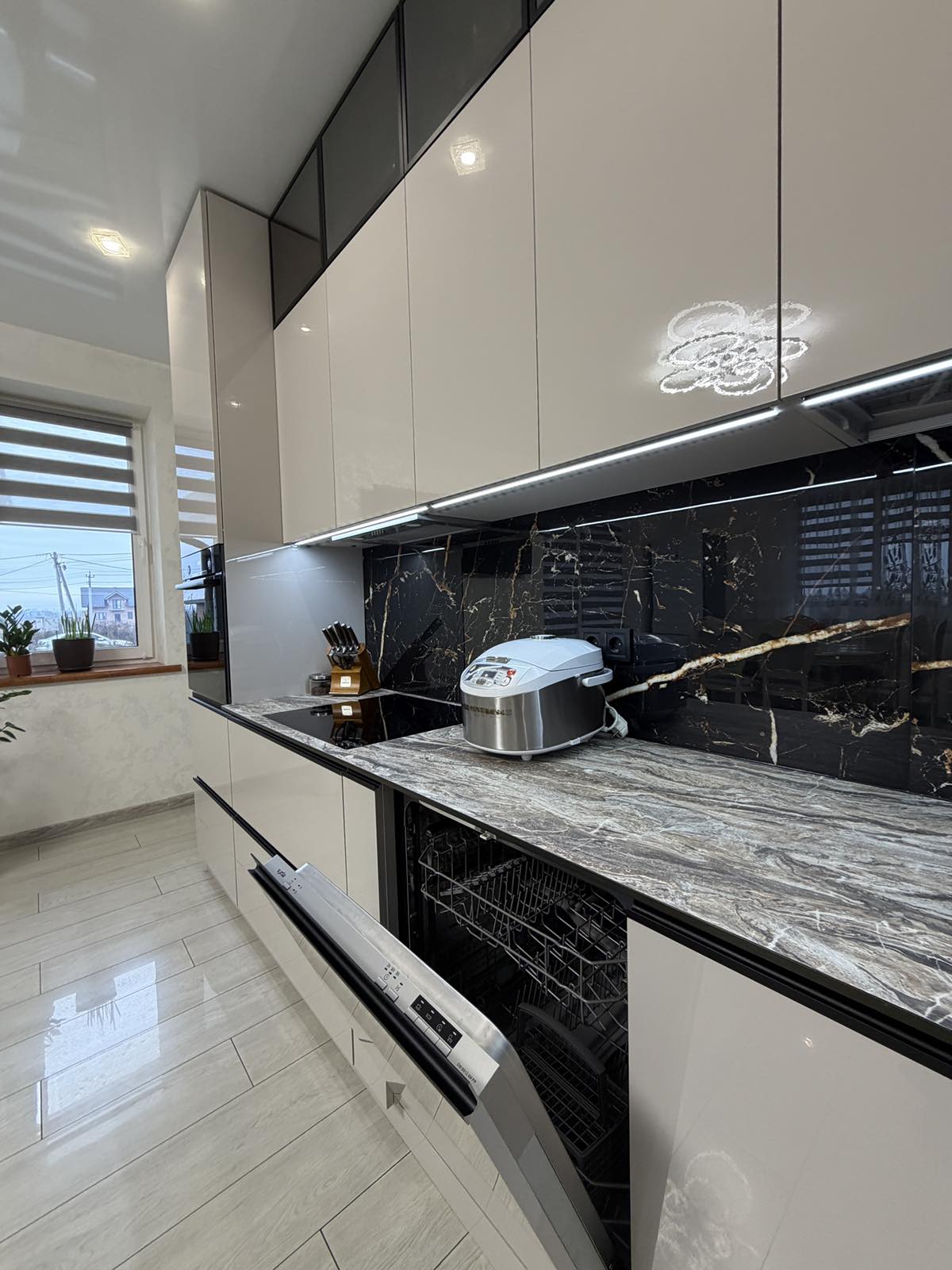 Фото 5 — Продаж - Будинок - - Ціна $380,000 - 2523