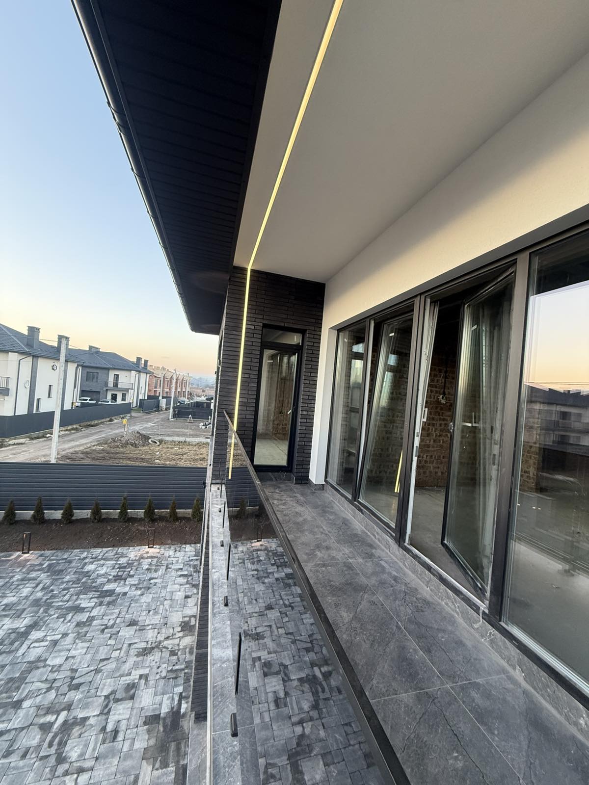 Фото 5 — Продаж - Будинок - - Ціна $230,000 - 2525