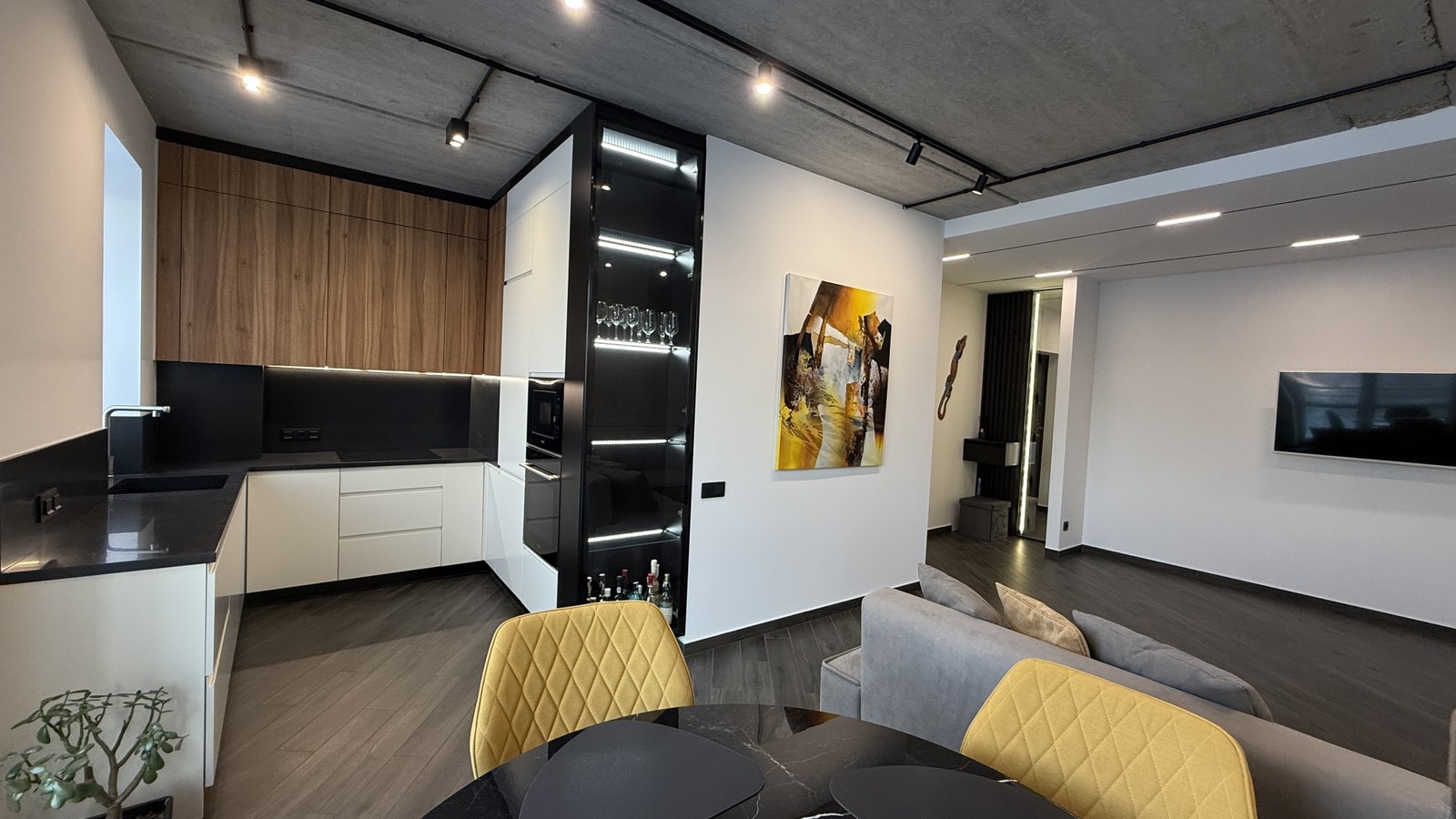 Фото 6 — Продаж - Квартира - 2 Кімнати - Ціна $165,000 - 2555