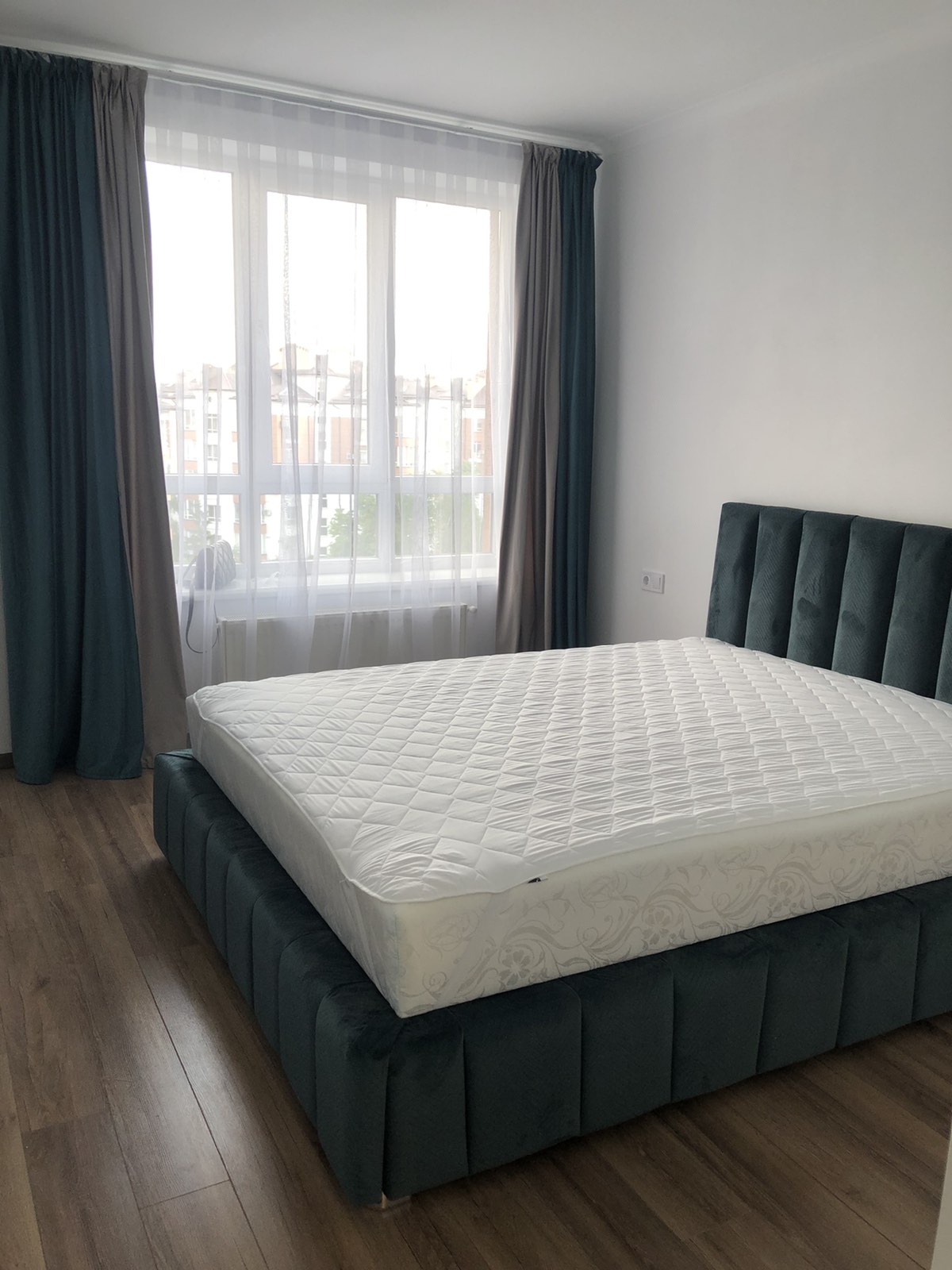 Фото 1 — Оренда - Квартира - 4 Кімнати - Ціна $800 - 1705