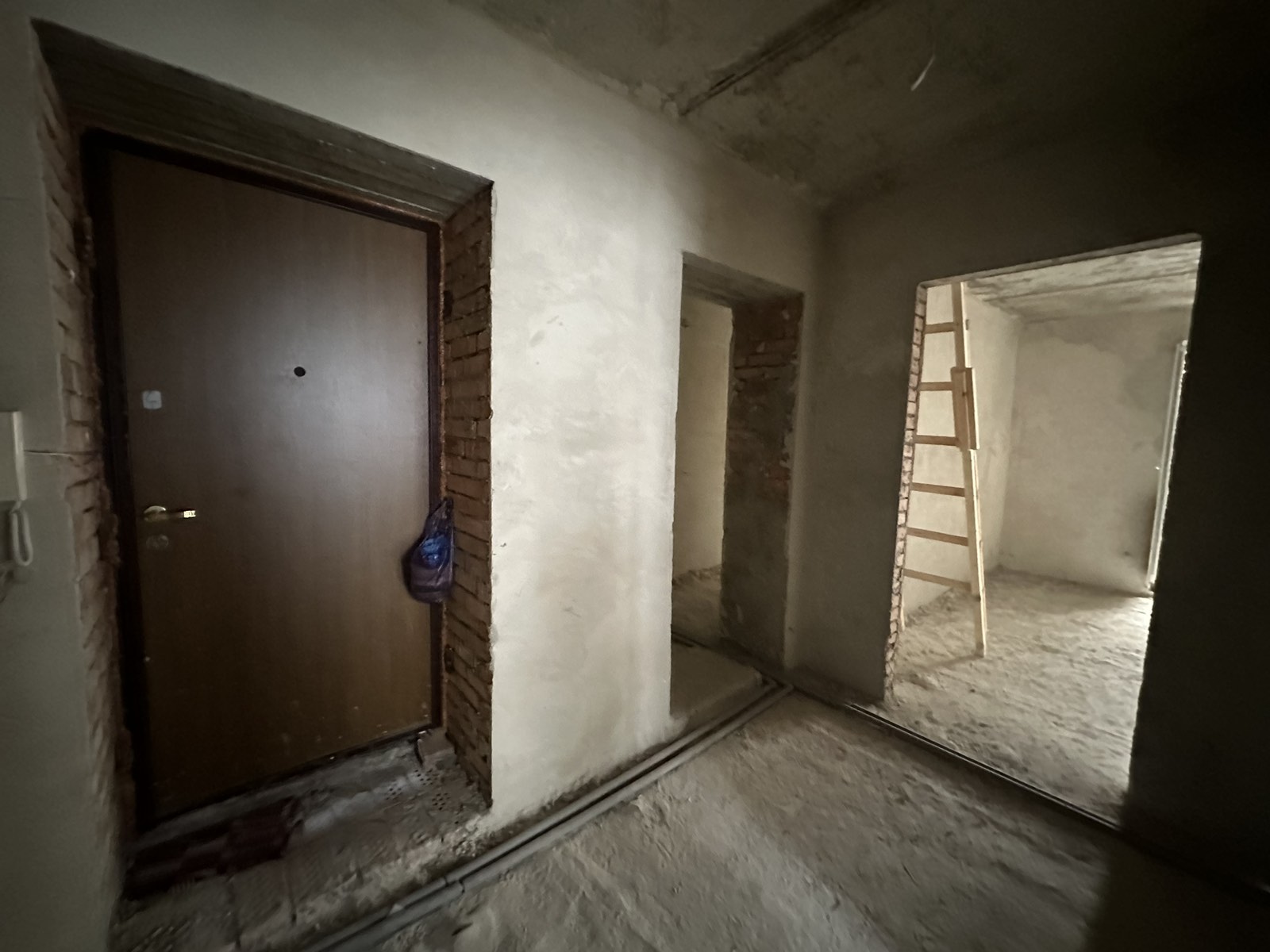 Фото 2 — Продаж - Квартира - 4 Кімнати - Ціна $86,500 - 1933